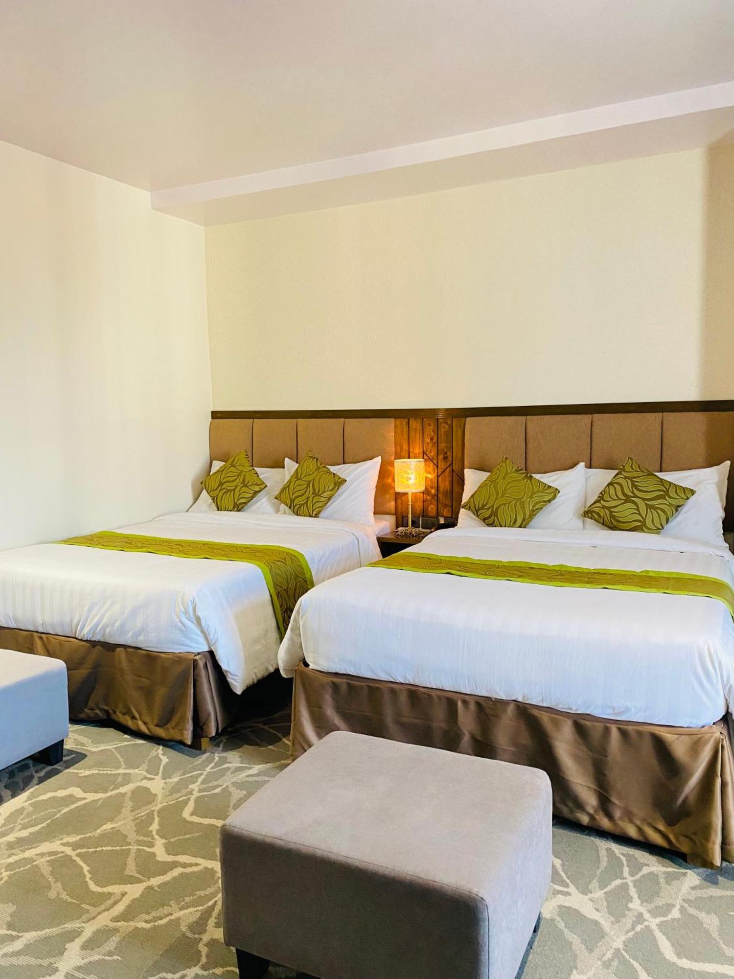 Maxi Hotel And Event Center Tagbilaran Extérieur photo