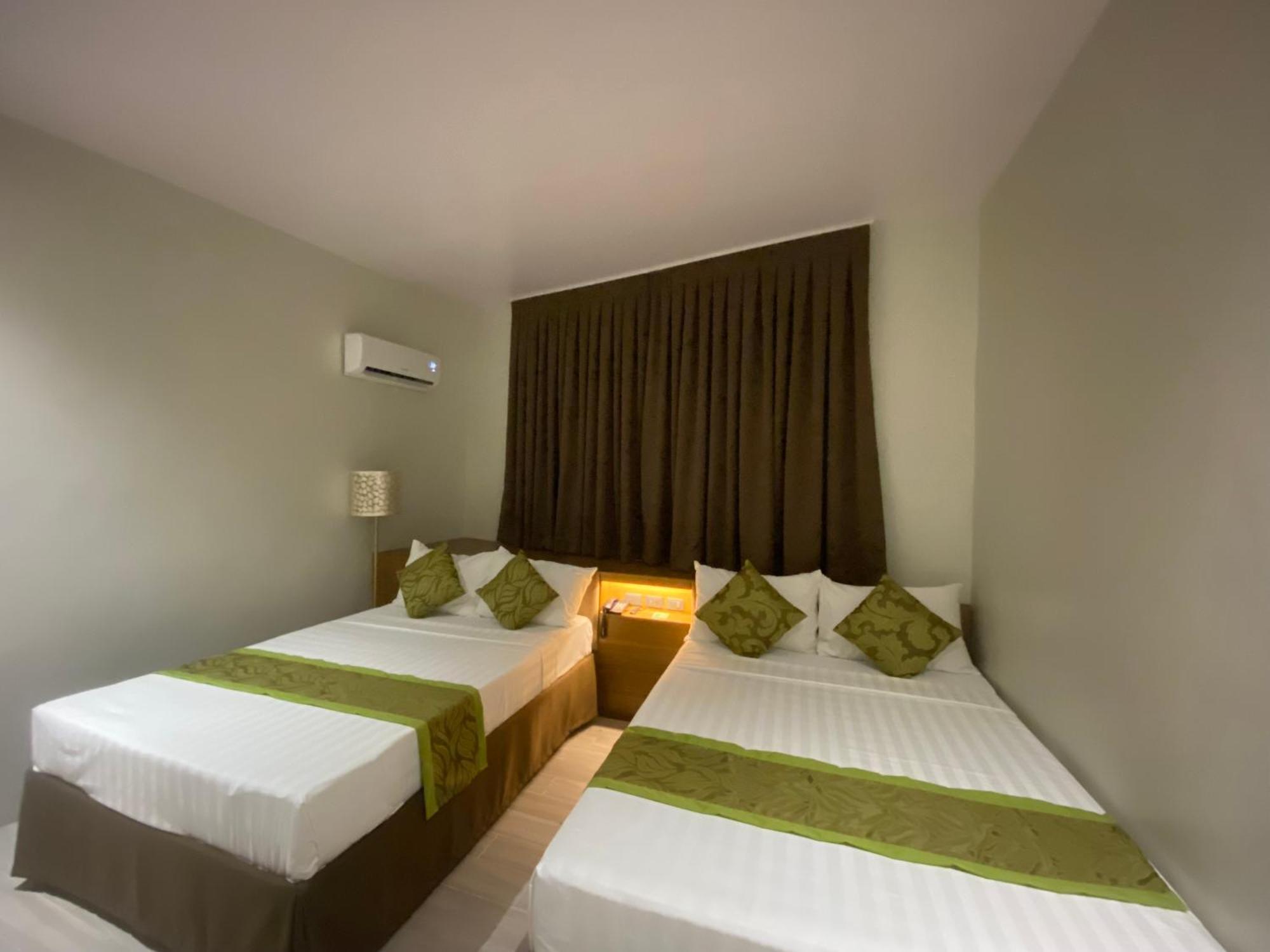 Maxi Hotel And Event Center Tagbilaran Extérieur photo