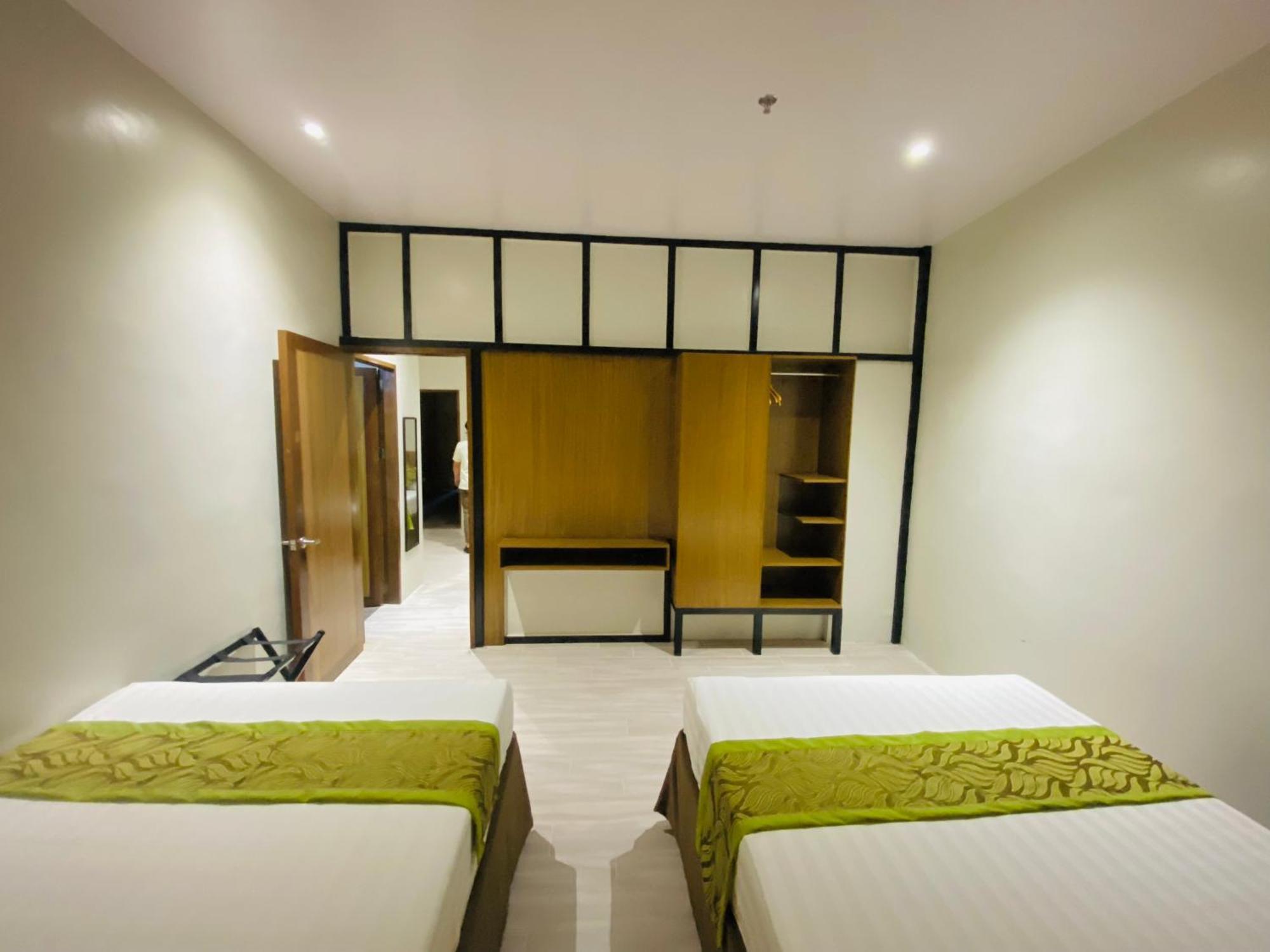 Maxi Hotel And Event Center Tagbilaran Extérieur photo